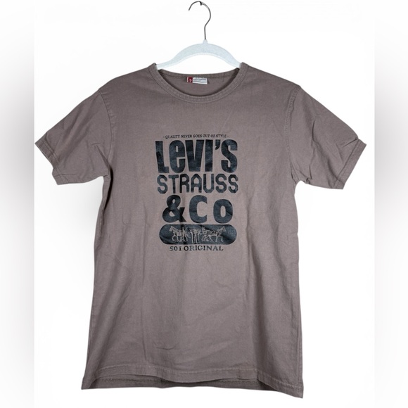Levi's Tops - Vintage Levi’s Fitted Tee Shirt Brown Graphic T-shirt Heavy 90s/Y2K Sz S